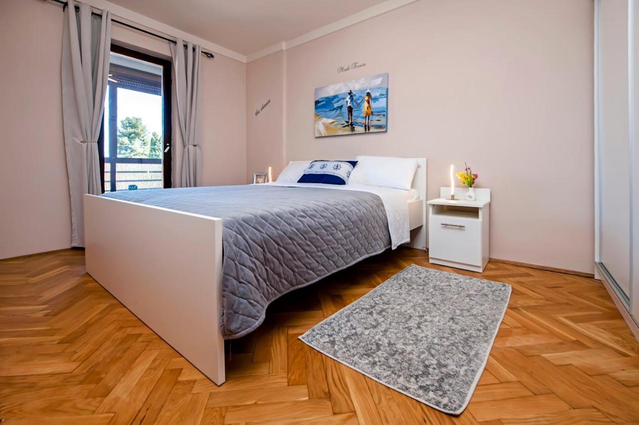 Апартаменти Apartman Bellana Ровінь Екстер'єр фото