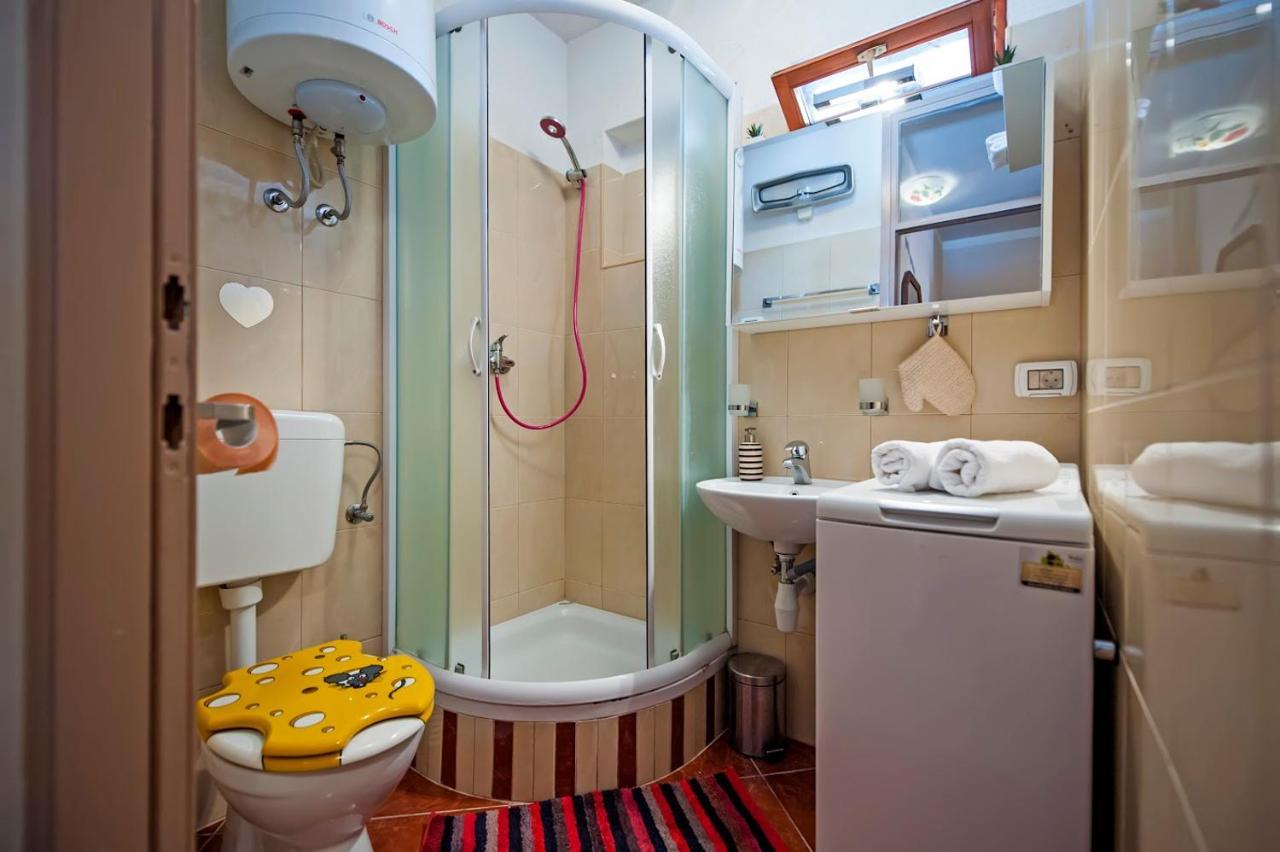 Апартаменти Apartman Bellana Ровінь Екстер'єр фото